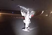 Thu giữ hộp đen máy bay Vietjet Air bị rơi lốp để điều tra