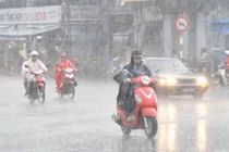 Ảnh hưởng bão số 1, cảnh báo mưa lớn, gió lốc mạnh ở HN