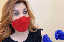 Lý do khiến vợ cũ Bằng Kiều bất ngờ được tiêm vaccine COVID-19