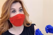 Lý do khiến vợ cũ Bằng Kiều bất ngờ được tiêm vaccine COVID-19