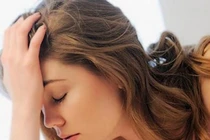 Vợ rối bời nhận tin nhắn chồng có bồ từ số máy lạ 