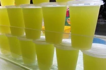 Có gì bên trong ly nước mía 5.000 đồng siêu ngọt?