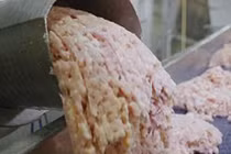 McDonald’s tiết lộ hình ảnh bếp núc, đập tan tin đồn xấu