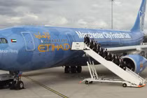 Điều ít biết về chuyên cơ chở Man City đến Việt Nam