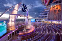 Cận cảnh "thành phố nổi" trên biển siêu xa hoa