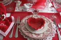 Gợi ý trang trí bàn tiệc Valentine đẹp lung linh