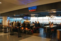 Lộ 9 quán bar sân bay ấn tượng nhất