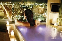 Phòng khách sạn 5 sao 1 tỷ/đêm có dịch vụ “nóng” gì?