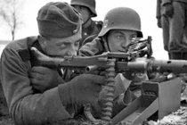 Loạt vũ khí kỳ quái để chống phát xít Đức