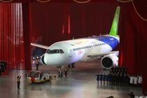 Zoom máy bay thương mại đầu tiên Trung Quốc tự sản xuất