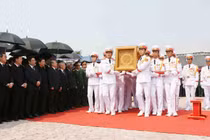 Hình ảnh lễ an táng nguyên Tổng Bí thư Đỗ Mười tại quê nhà