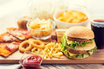 Những thực phẩm cholesterol cao cần hạn chế