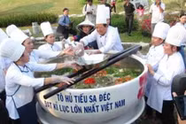 Tô hủ tiếu to nhất VN: Kỷ lục của sự... háo danh