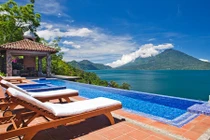 Ngắm những khách sạn ven hồ đẹp không thể cưỡng nổi