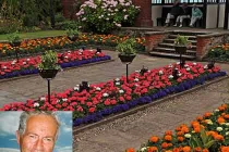 Bị ung thư, sếp ngân hàng quyên hết tài sản...trồng hoa