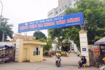 Bé trai Hà Nội 10 tuổi tử vong do bác sĩ chẩn đoán sai, chuyển tuyến chậm?