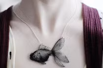 Ngắm loạt vòng cổ hình thù độc nhất vô nhị