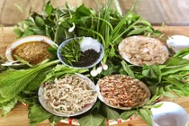 Khó cưỡng với món gỏi lá Kom Tum, đặc sản trứ danh đất Tây Nguyên