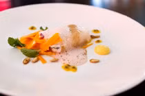 Tận mắt bàn tiệc kim cương giữa khu đô thị Vinhomes Riverside