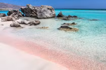 Chiêm ngưỡng những bãi biển có màu cát đẹp nhất thế giới