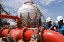 Ưu đãi khủng, lỗ lớn của nhà máy lọc dầu Dung Quất