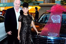 Những món quà xa xỉ được tặng gây choáng của sao Việt