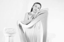 Sau tin đồn bị “chơi ngải”, mỹ nhân “Long ruồi” trở lại đầy khác lạ