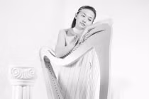 Sau tin đồn bị “chơi ngải”, mỹ nhân “Long ruồi” trở lại đầy khác lạ