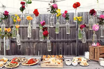 Trang trí nhà cửa cực dị bằng vỏ chai