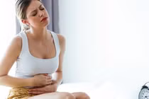 Phụ nữ chớ bỏ qua dấu hiệu ung thư buồng trứng sau mãn kinh