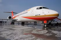 Trung Quốc bàn giao máy bay tự sản xuất đầu tiên