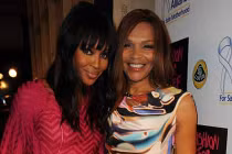 Mẹ siêu mẫu từ chối tái tạo ngực hậu phẫu ung thư