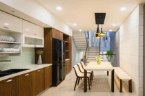 Biệt thự trắng ở TP HCM xuất hiện ấn tượng trên báo Mỹ