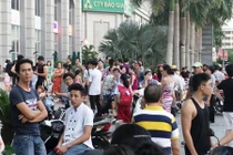 Khói mù mịt ở tòa nhà Parkson, dân hoảng loạn tháo chạy