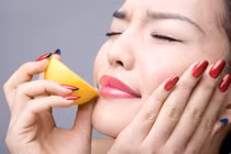 Vĩnh biệt đôi môi thâm xỉn nhờ 10 bí quyết làm đẹp từ thiên nhiên