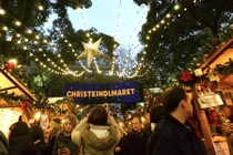 Đột nhập chợ Giáng sinh nhộn nhịp nhất Trung Quốc