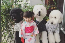 Chùm ảnh em bé Nhật và chú chó cưng siêu dễ thương