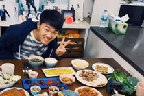 Ảnh ngày bé cực đáng yêu của đội trưởng Trường Híp khiến fan nữ thích mê