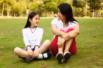 Cách người mẹ luôn bảo vệ con gái trên mạng xã hội