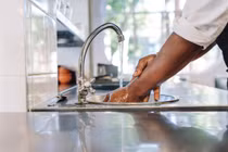 Điều gì xảy ra khi bạn không rửa tay sạch sẽ?