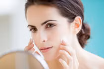 Cách trang điểm cho da mịn màng, không bị mốc trong ngày lạnh