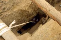 Cuộc sống “cực hình” của dân khai thác vàng