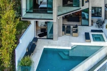 Biệt thự trăm tỷ trong mơ của ngôi sao YouTube 23 tuổi