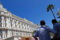 Triển lãm trang sức bị cướp táo tợn