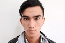 Thanh niên ném đá vào công an, cướp xe tang vật ra đầu thú