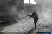 Ảnh: IS điên cuồng chống trả dù bị bao vây ở Raqqa