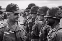 Tướng Mỹ bí mật lên kế hoạch dùng vũ khí hạt nhân ở Việt Nam