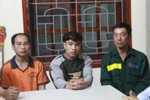 Lật tàu chở than trên biển, 5 thuyền viên thoát nạn