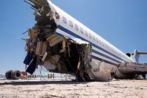 Những bí kíp sống sót khi máy bay gặp nạn