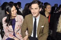 Chán chồng tỷ phú, vợ cặp trai trẻ hơn 17 tuổi